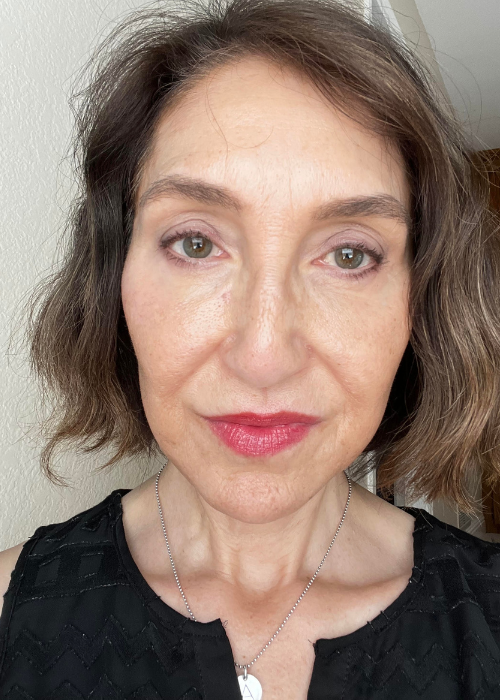 What Does Lip Oil Do. 8 Truths and A Lie. The Beauty Maestra